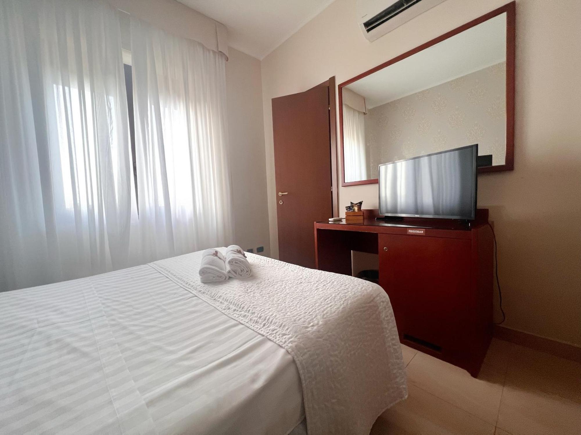 Hotel Paradiso Lago Patria Bagian luar foto